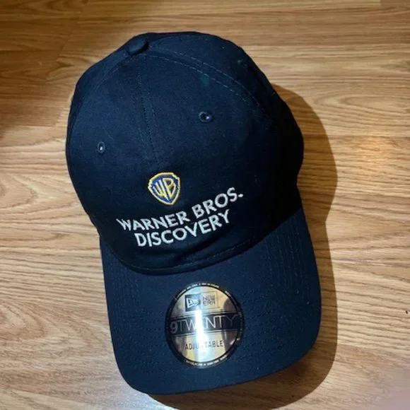 NEW Warner Brothers Discovery Navy New Era 9TWENTY Adjustable Unisex Hat Cap - Picture 1 of 4